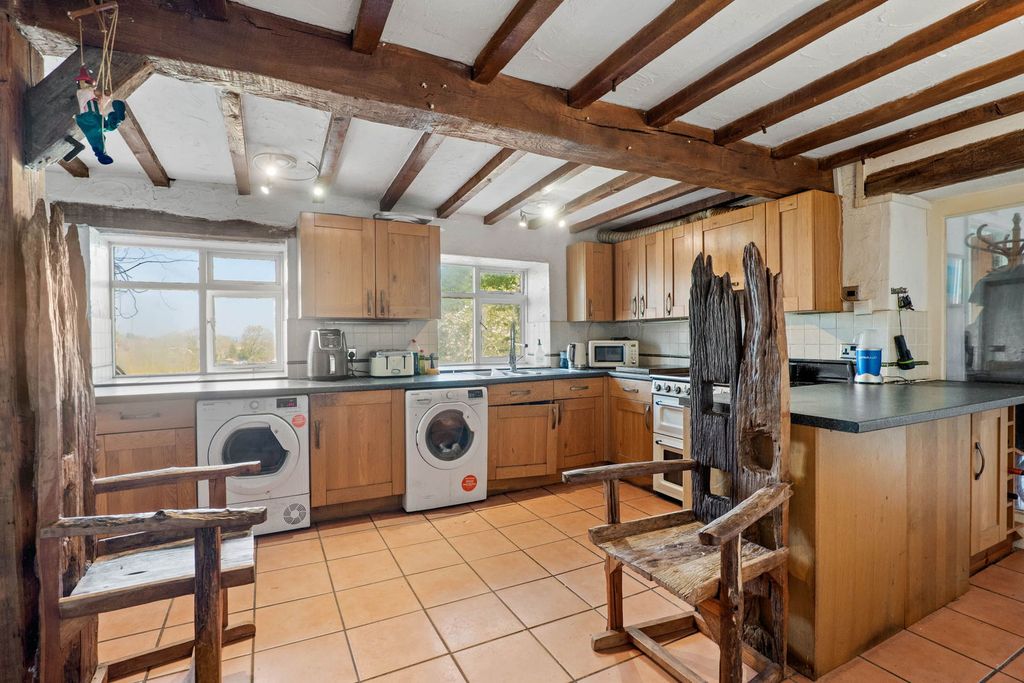 Property photo 2 of 20