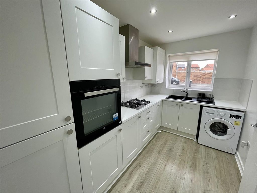 Property photo 3 of 10 Kitchen/Breakfast Room