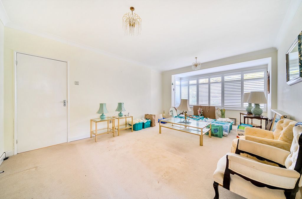 Property photo 3 of 17 1380135-5-690Da8c...