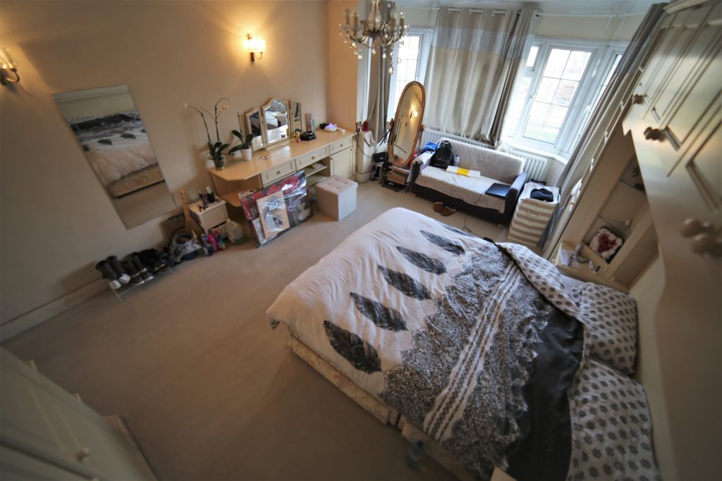 Property photo 2 of 13 Room 7- £750, Available From 01/09/2025