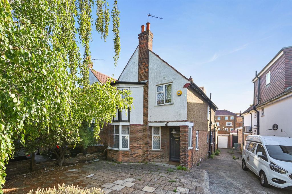 Property photo 1 of 12