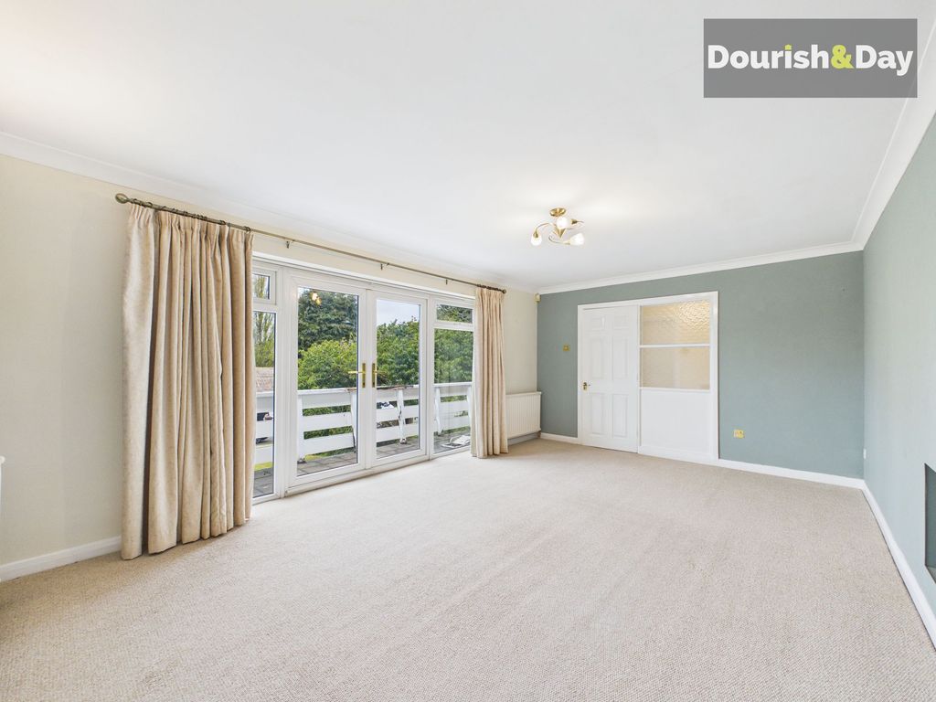 Property photo 2 of 27