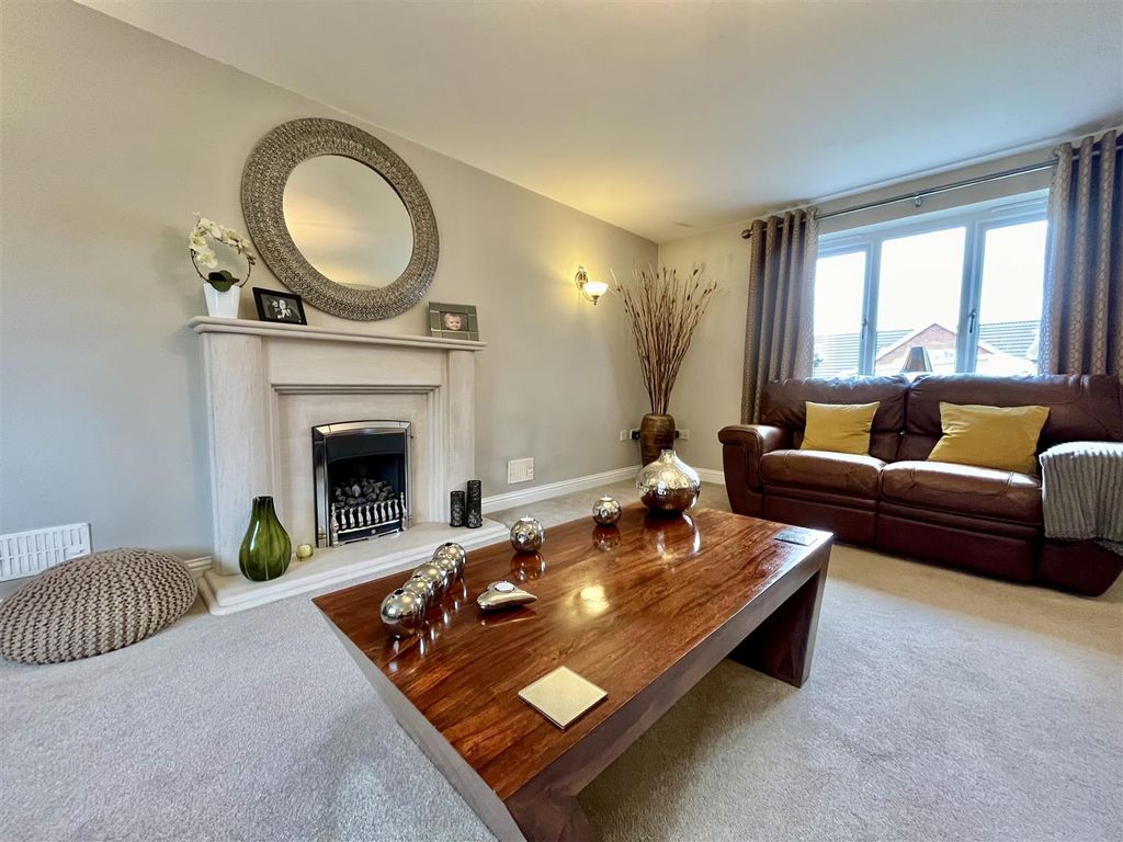 Property photo 3 of 43