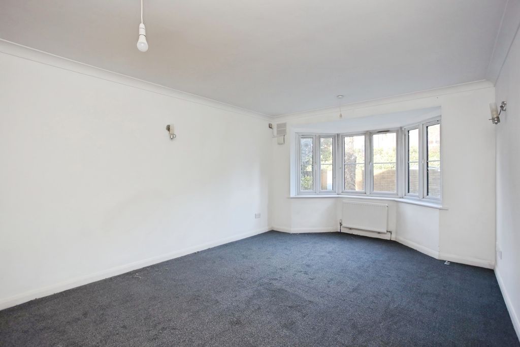 Property photo 2 of 12 Pbox-Img.Jpg