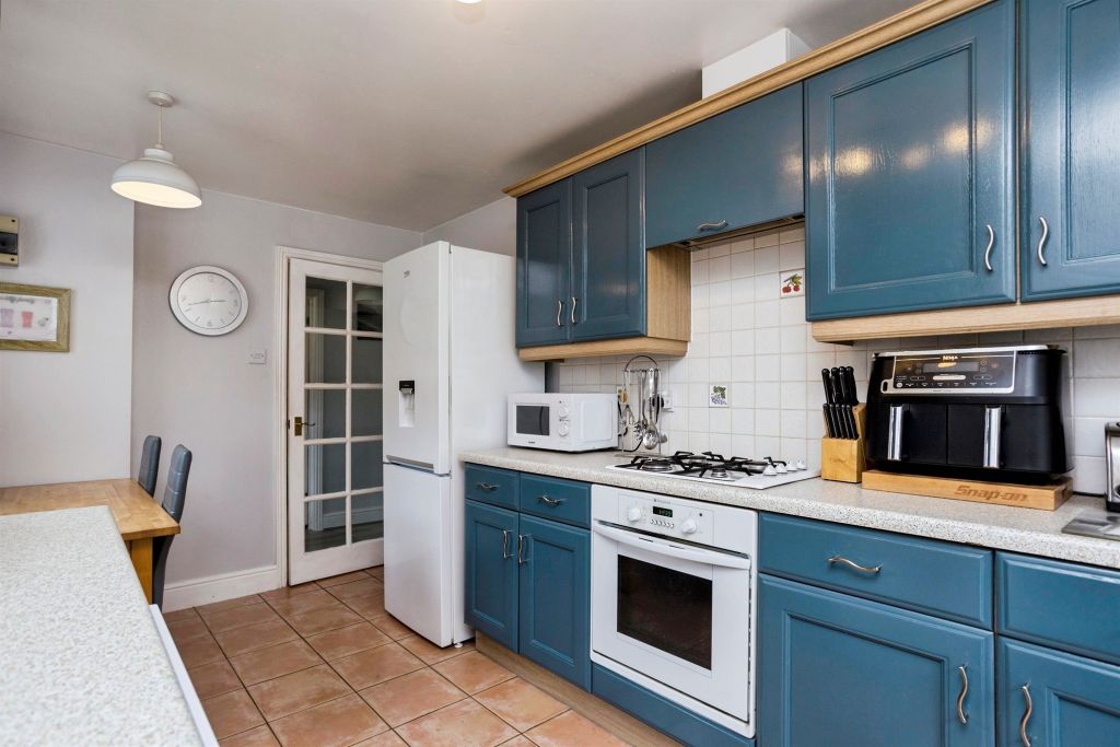 Property photo 2 of 17