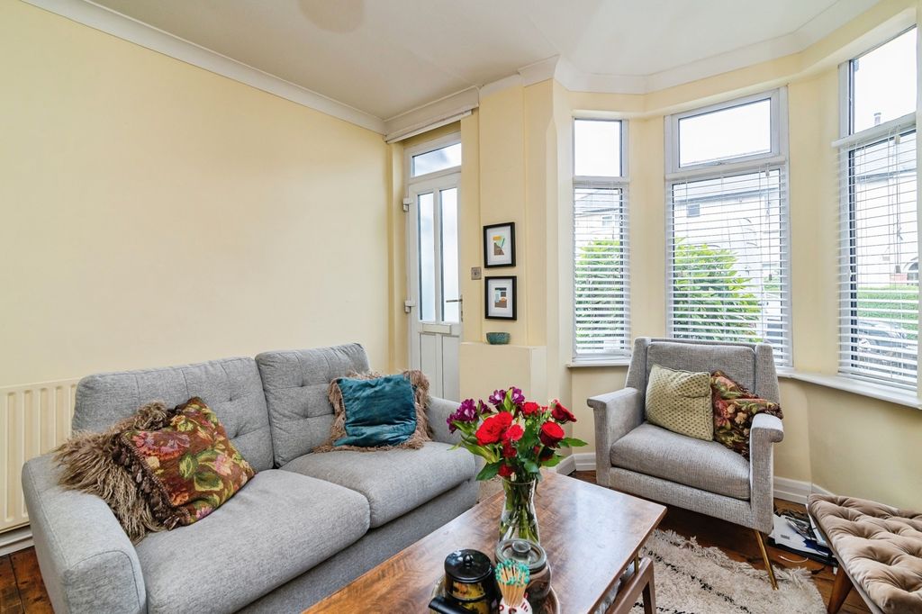 Property photo 3 of 17 Pbox-Img.Jpg