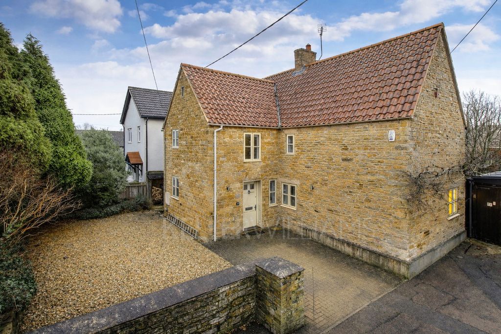 Property photo 1 of 24