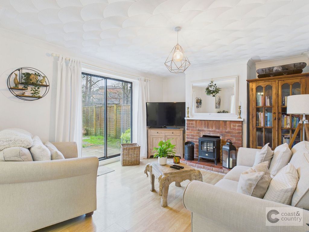 Property photo 2 of 25