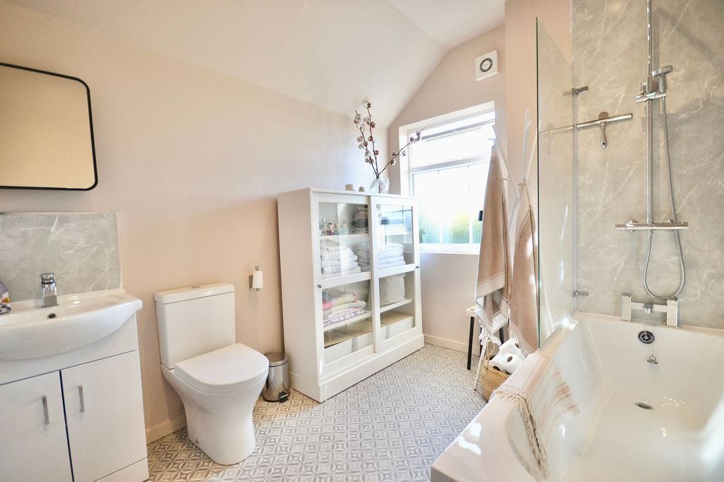 Property photo 3 of 30