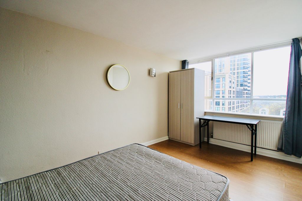 Property photo 3 of 9 Living Room