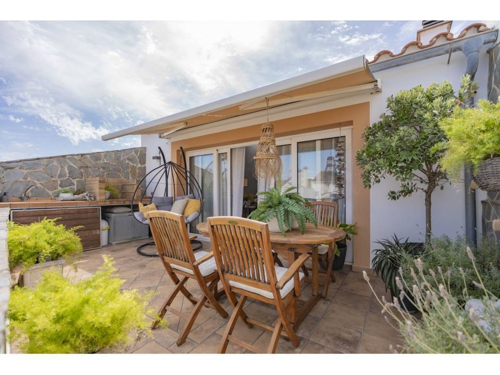 Property photo 2 of 30