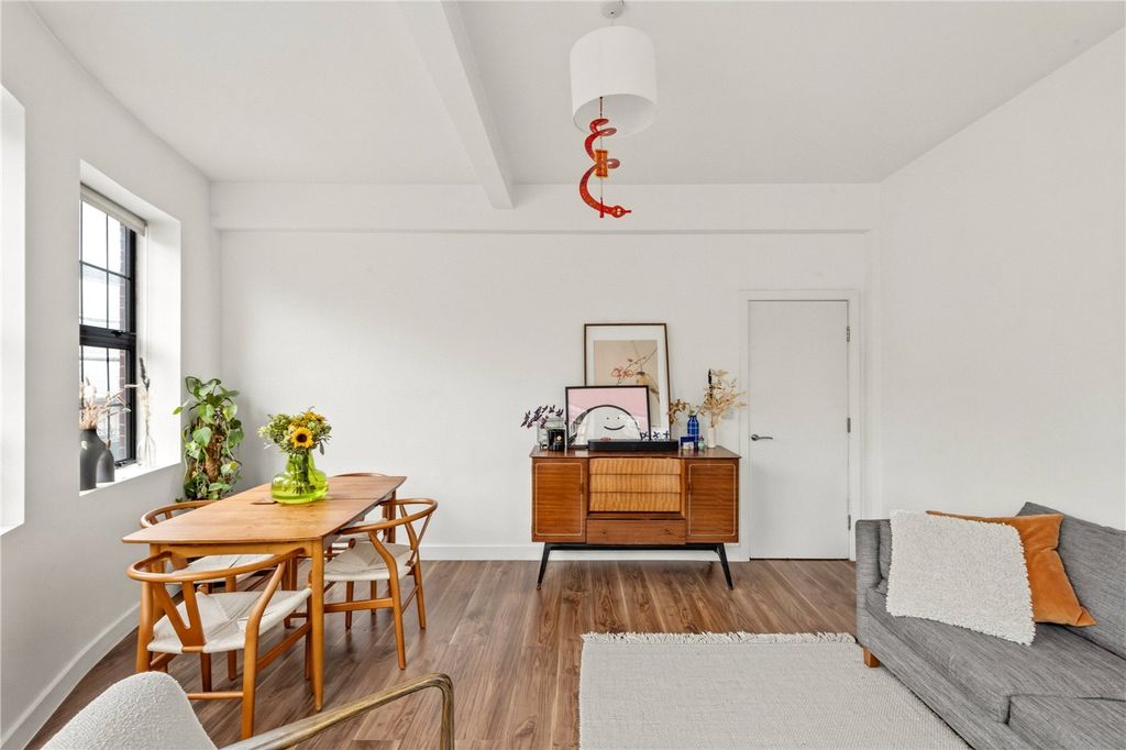 Property photo 3 of 10 Picture No. 12