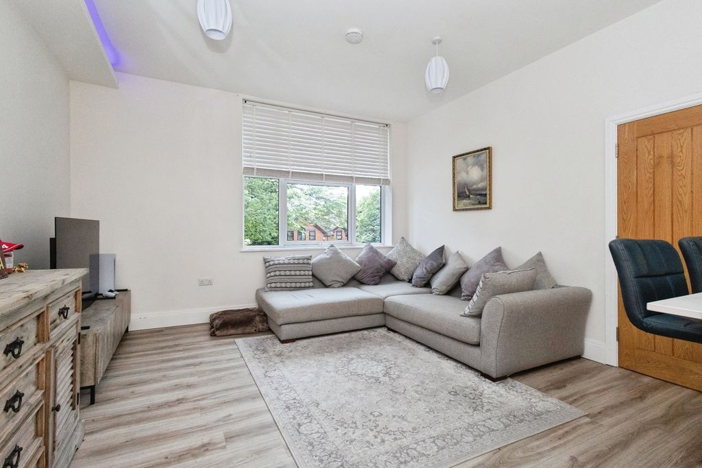 Property photo 3 of 15 Pbox-Img.Jpg