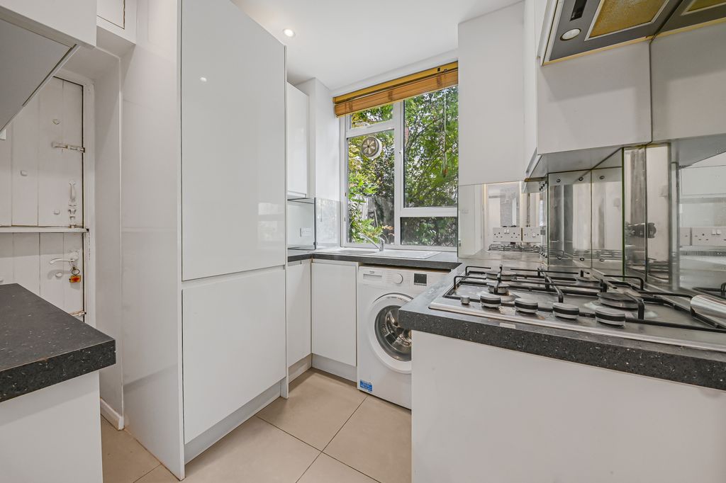 Property photo 3 of 11 Gallery