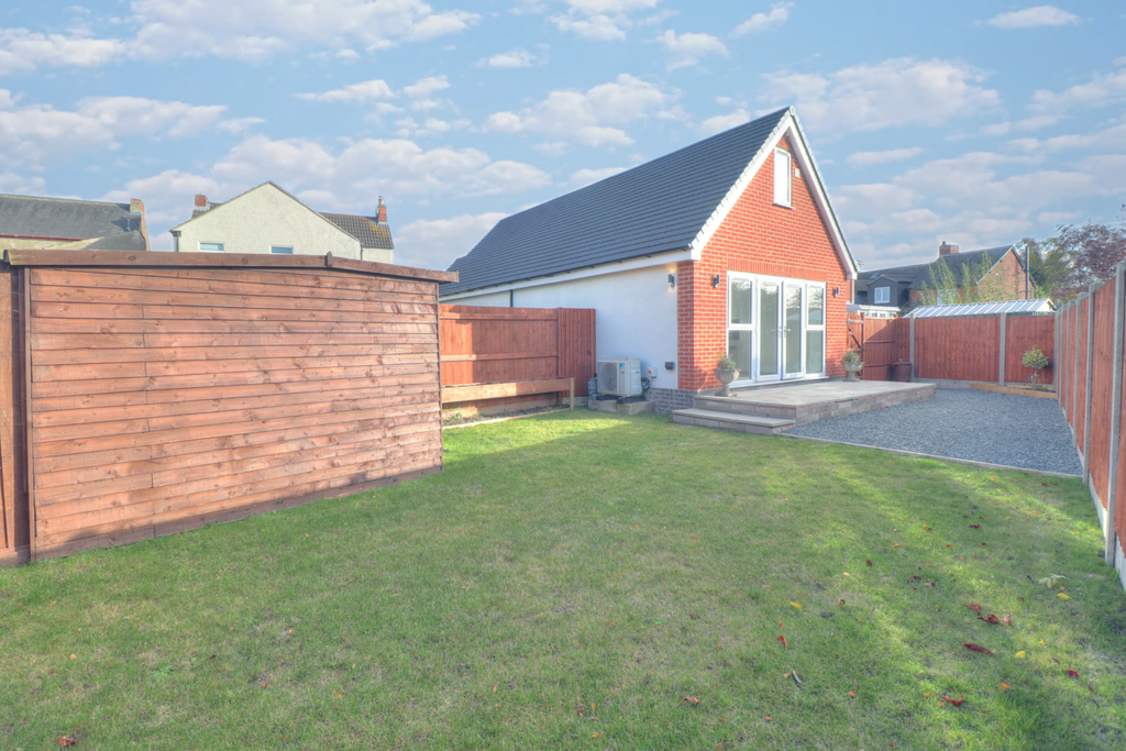 Property photo 2 of 17 Garden