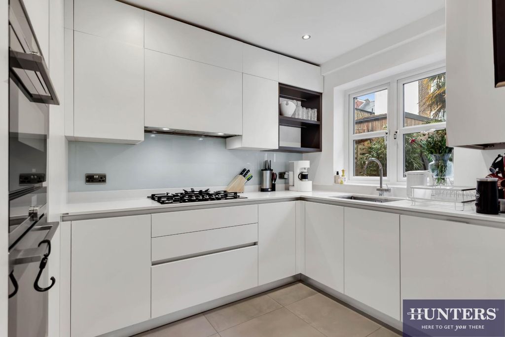 Property photo 2 of 14 Kitchen