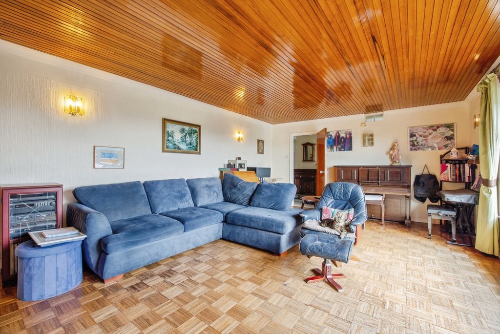 Property photo 3 of 18 Photo