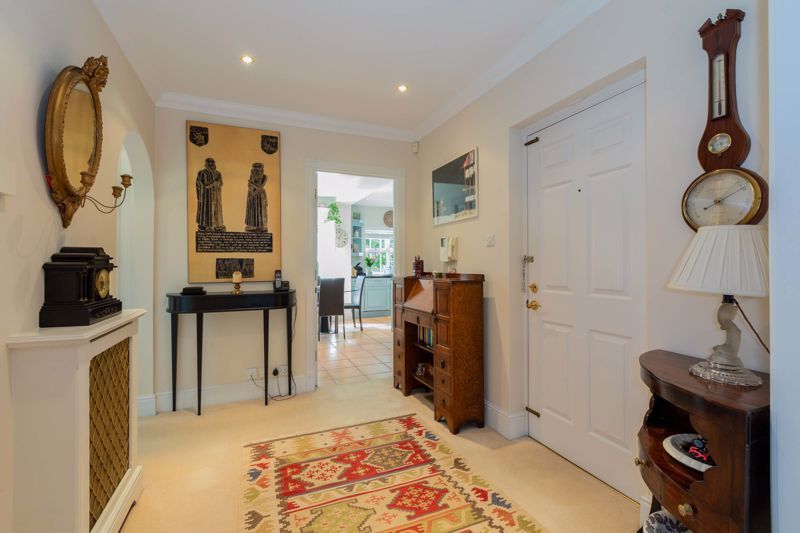 Property photo 2 of 16 Entrance Hall