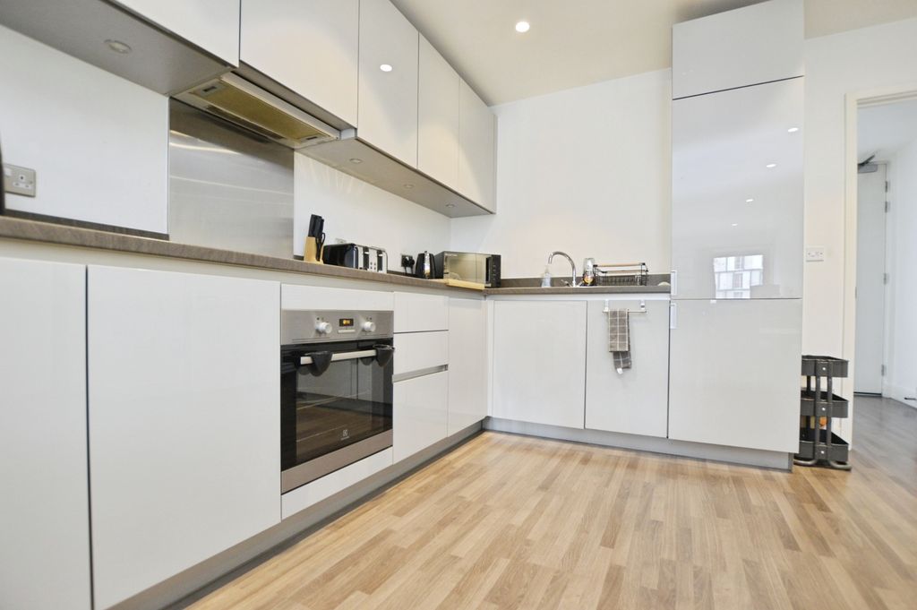 Property photo 2 of 15 Kitchen/Living/Diner