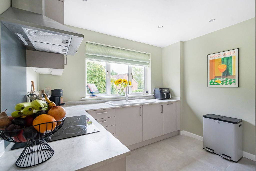 Property photo 2 of 15 Picture No. 04