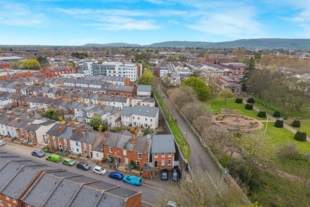 Property photo 2 of 12