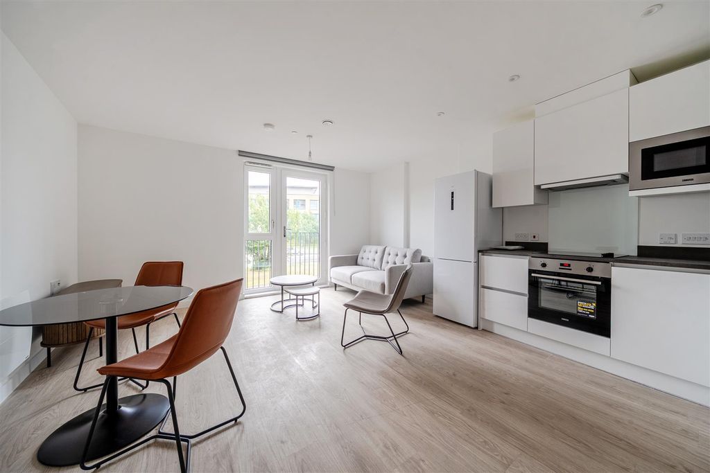 Property photo 1 of 12 1300995-6-68415E0474436.Jpg