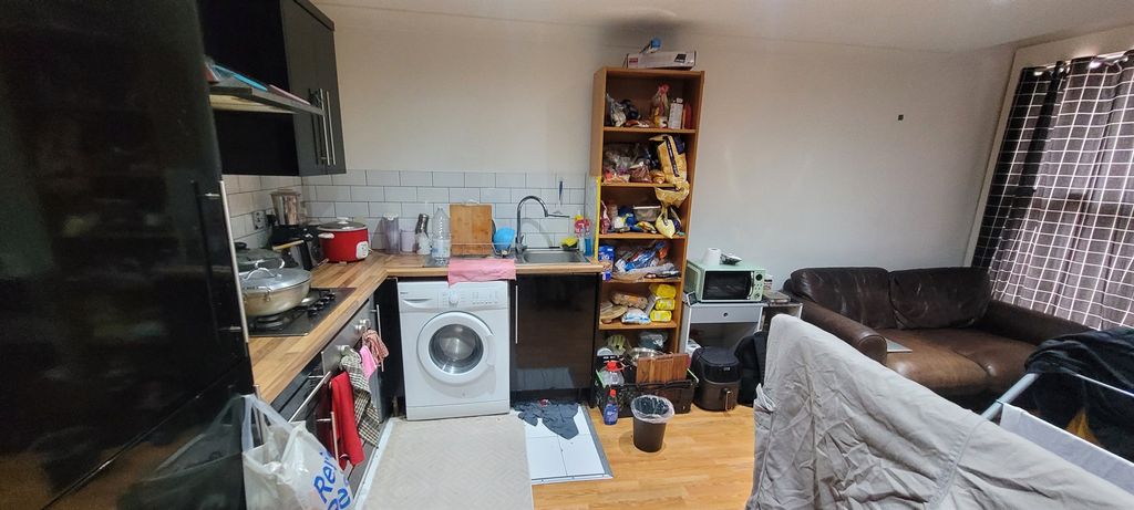 Property photo 3 of 5