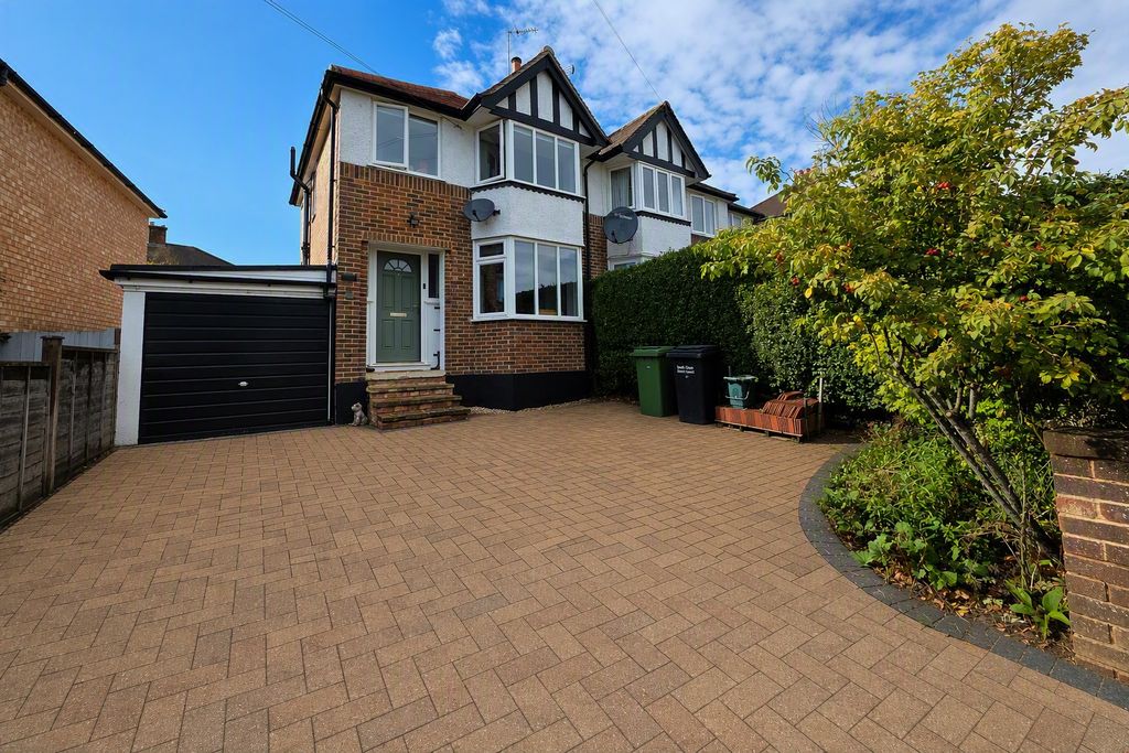 Property photo 1 of 3