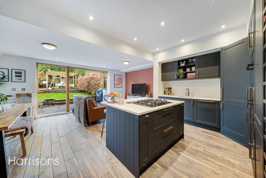 Property photo 2 of 42 5016314