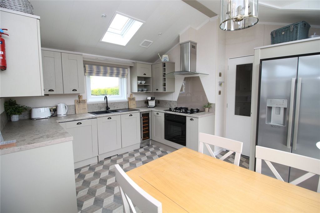 Property photo 3 of 12 Picture No. 16