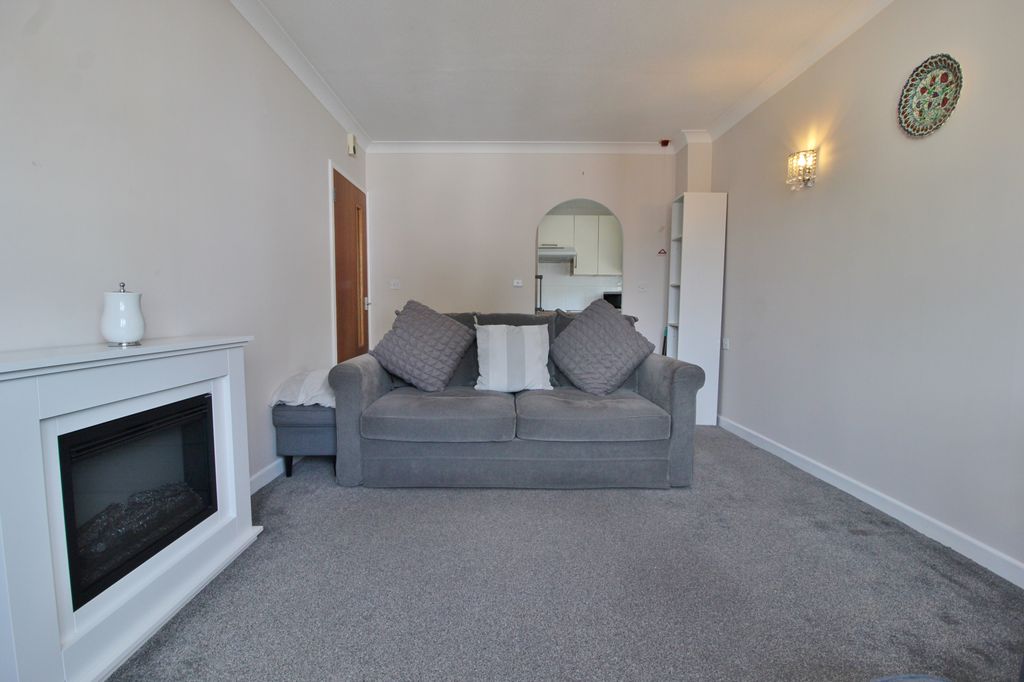 Property photo 2 of 16