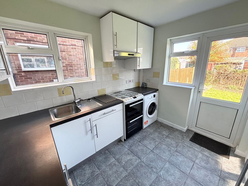 Property photo 2 of 7 Photo 7