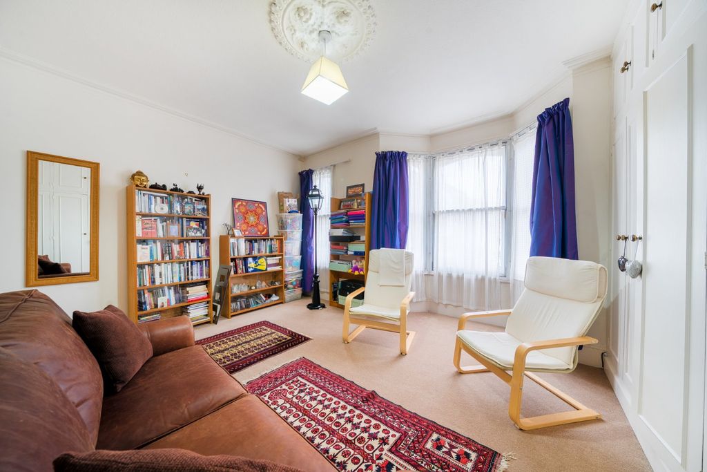 Property photo 3 of 18 Picture No. 05