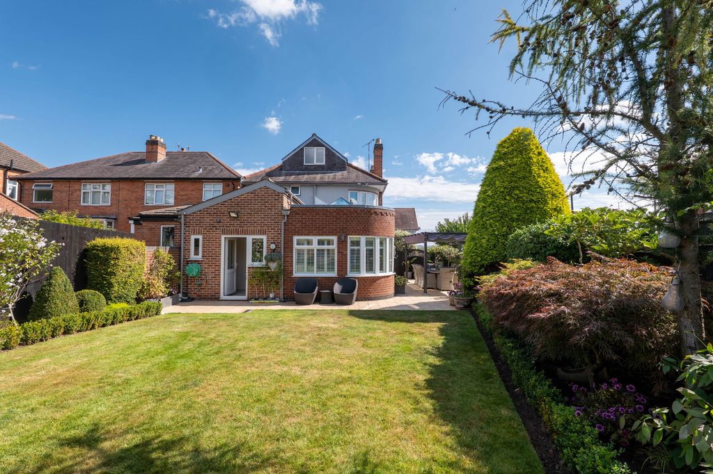 Property photo 2 of 46