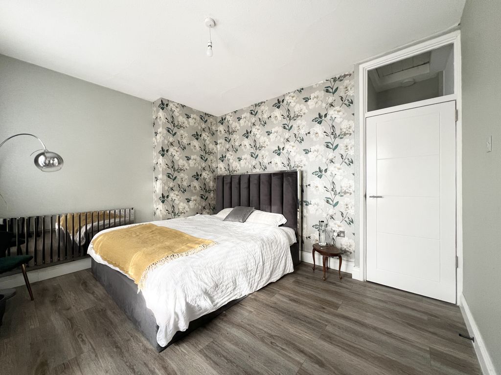 Property photo 1 of 4