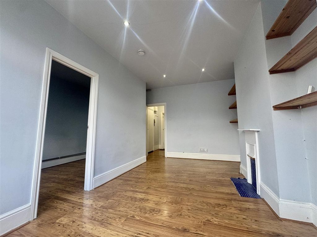 Property photo 3 of 5 Bedroom