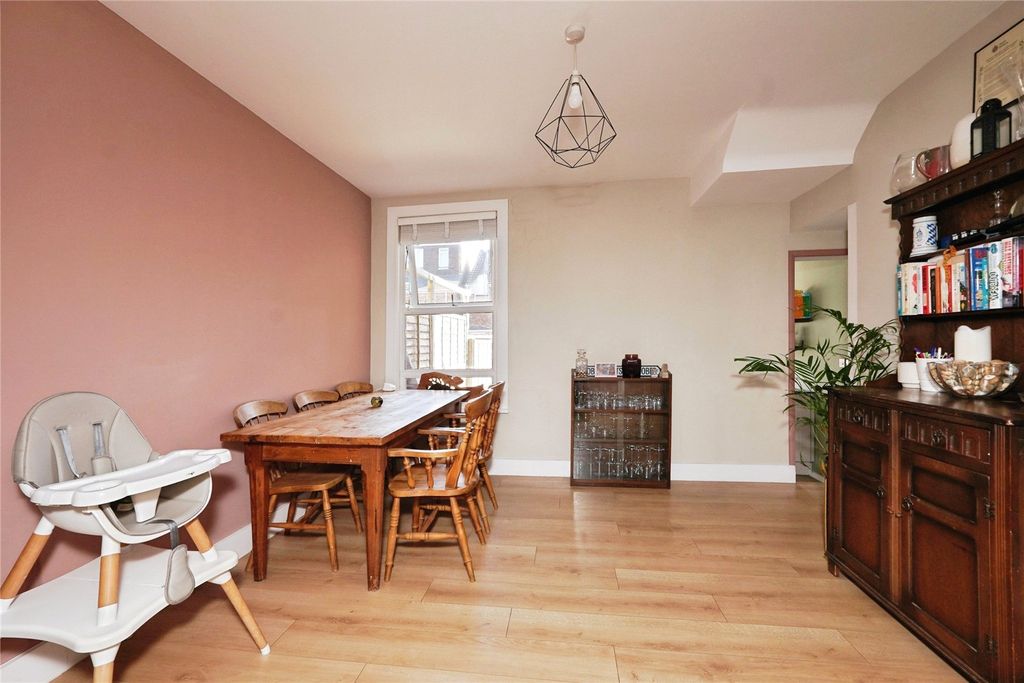 Property photo 3 of 20 Picture No. 24