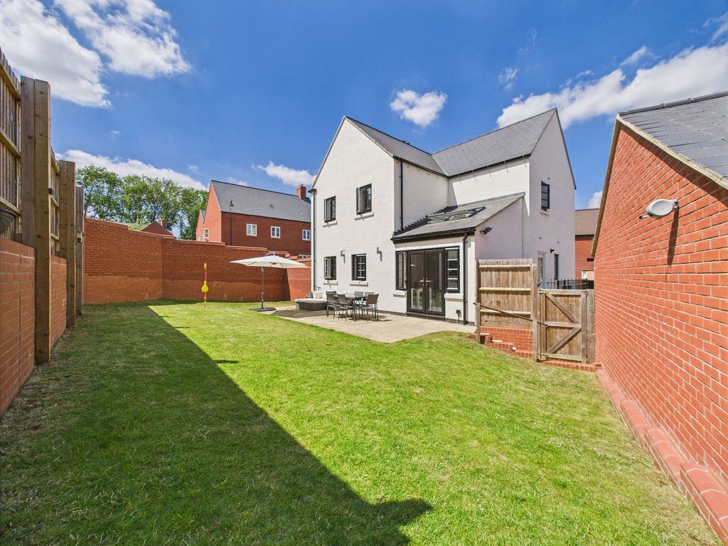 Property photo 2 of 33