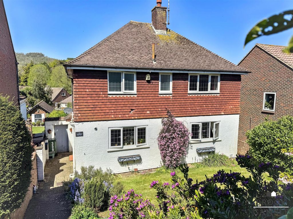 Property photo 1 of 24 01323 438506