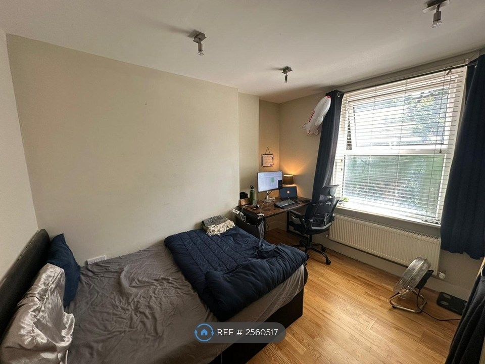 Property photo 3 of 12