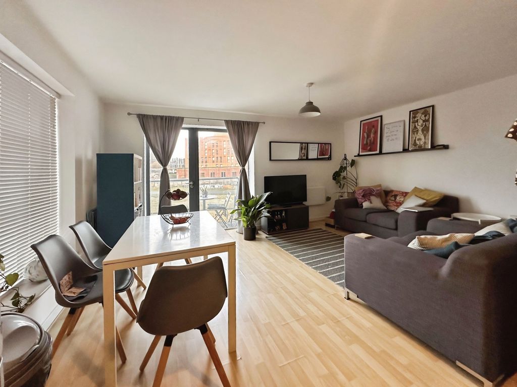 Property photo 3 of 17 Living Area