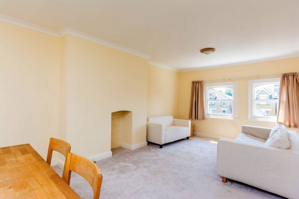 Property photo 2 of 7