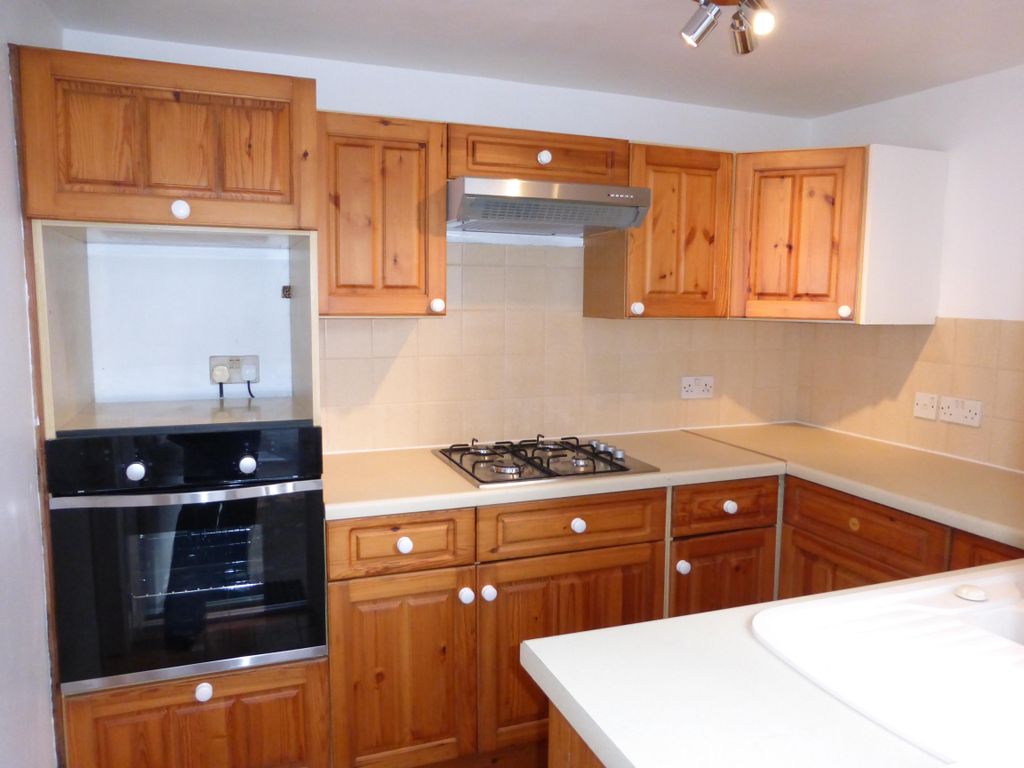 Property photo 3 of 6 Kitchen
