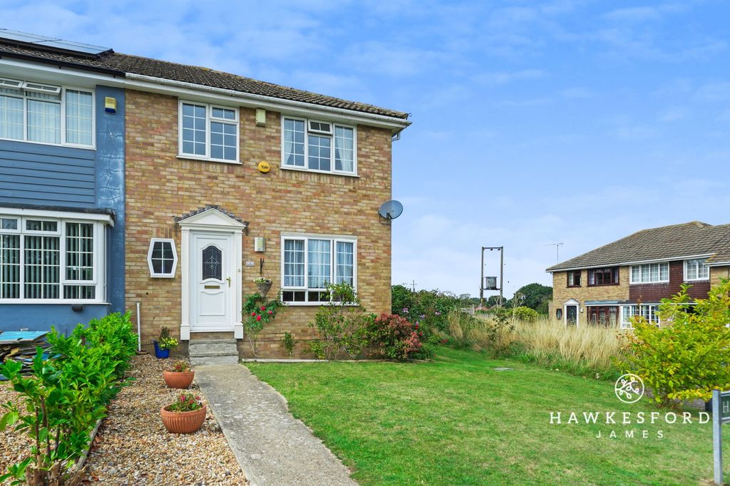 Property photo 1 of 14 Hasted Road - Front