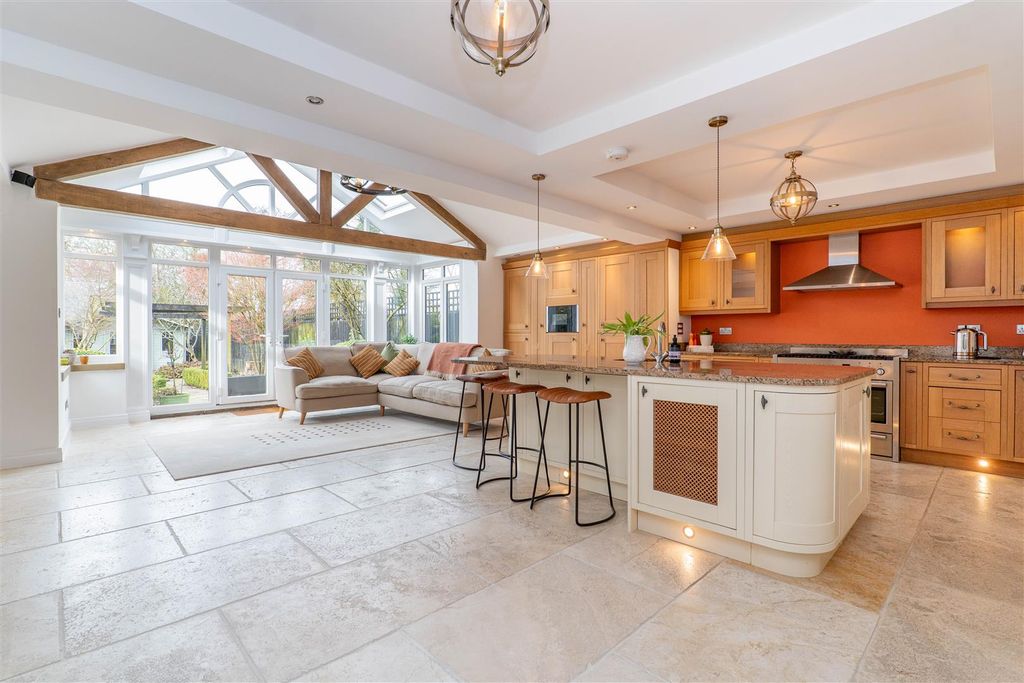Property photo 2 of 32 Kitchen/Breakfast/Dining Room