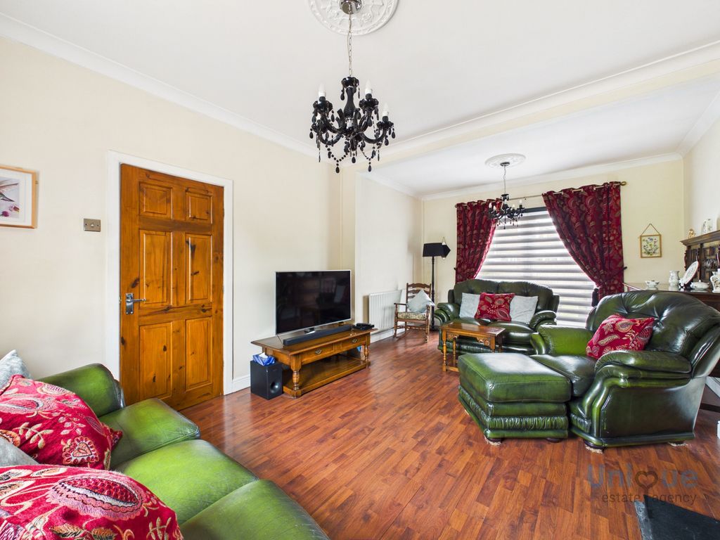 Property photo 3 of 40