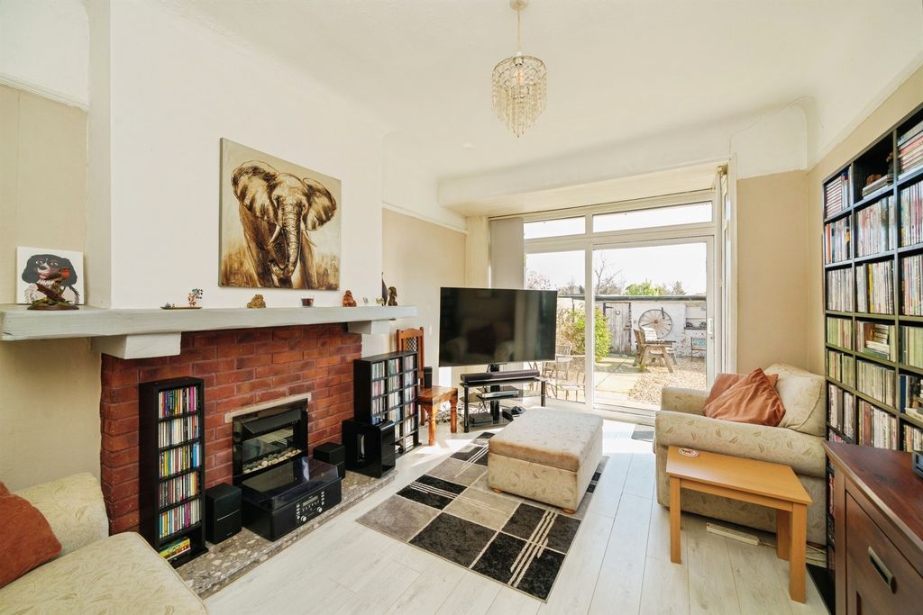 Property photo 2 of 19