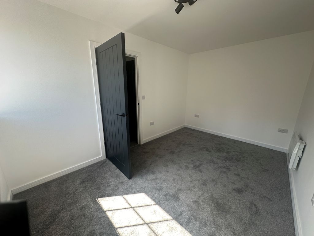 Property photo 3 of 4 Bedroom