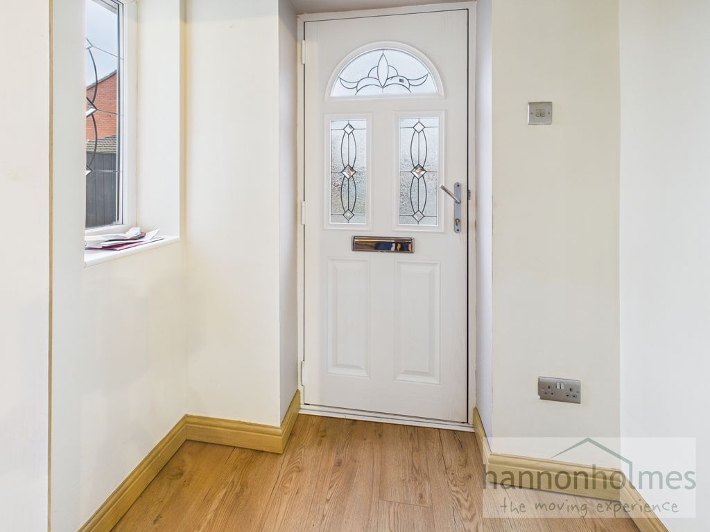 Property photo 3 of 27 Cam05283G0-Pr0134-Still010