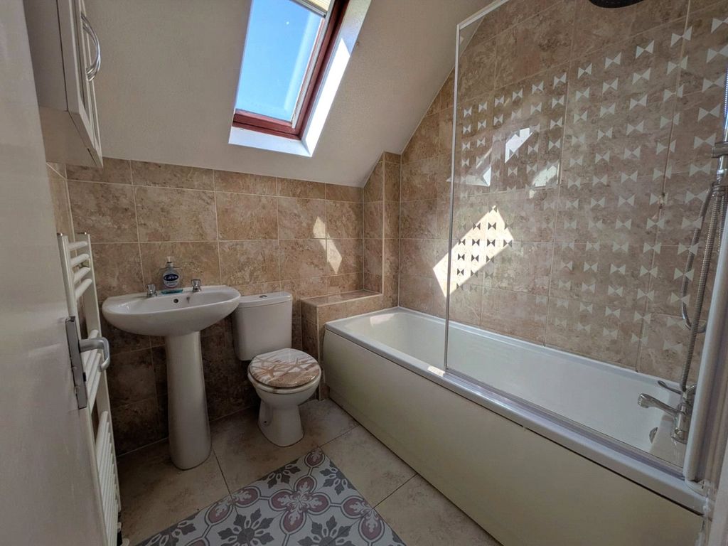 Property photo 3 of 8 Picture No. 06